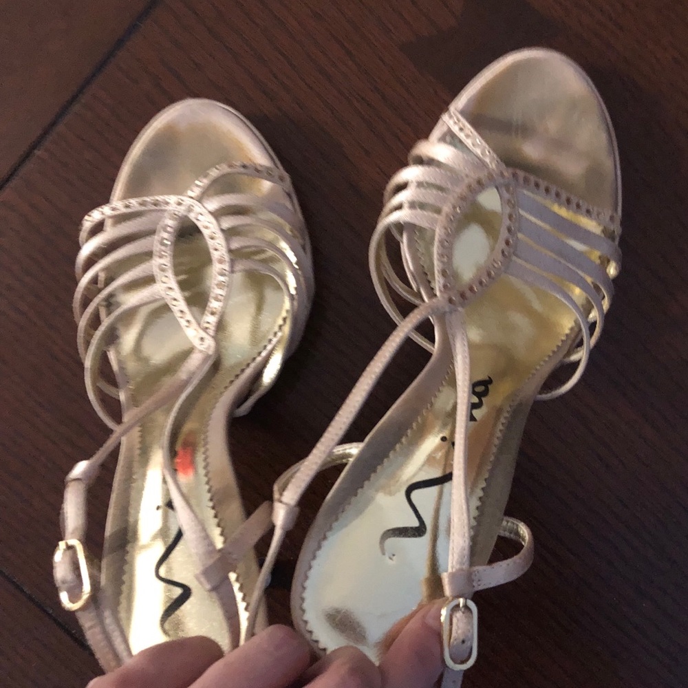 NINA Gold sandals w/rhinestones - Picture 2 of 5